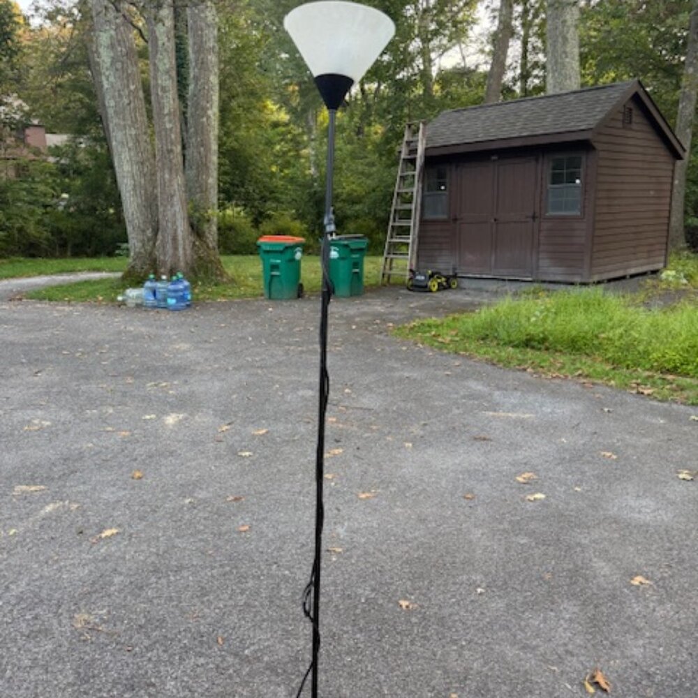 FLOOR LAMP